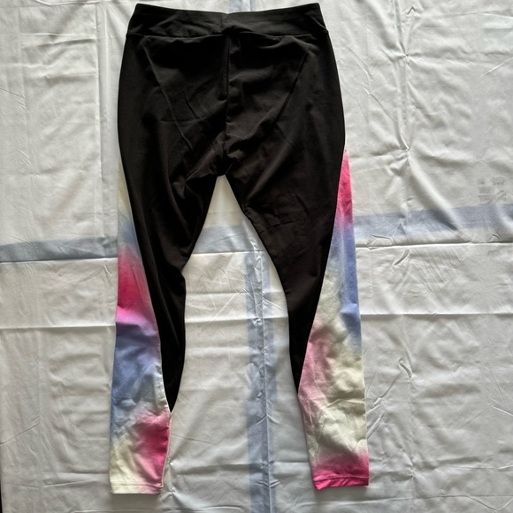 PUMA's Women Muted Martians Leggings Black/white/pink Sz Medium 62127901 - Picture 2 of 5